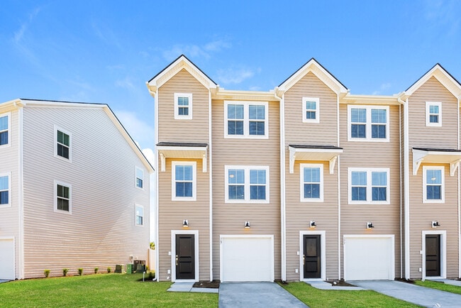 Building Photo - 171 Eagles Cliff Dr