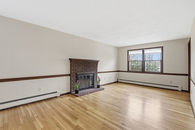 Building Photo - 17 Circle Rd