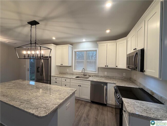 Building Photo - 7120 Suter Rd