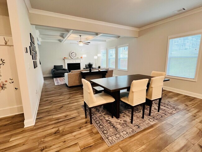 Building Photo - 4088 Brookmont Way