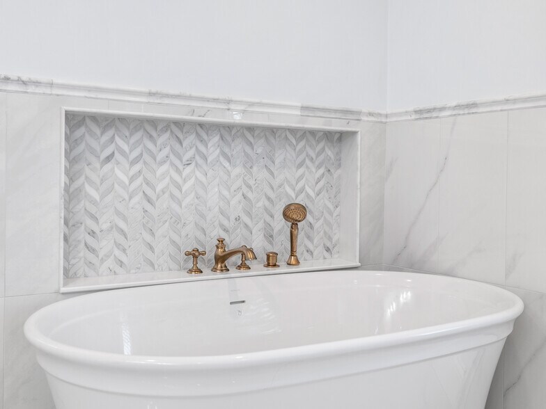 Building Photo - 25 Falmouth Rd