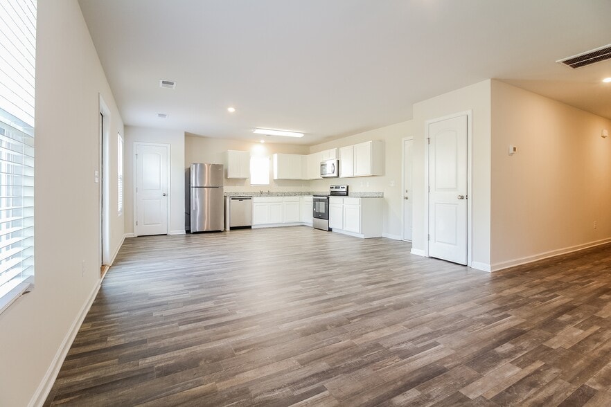 Building Photo - 204 Rawlings Hide Ln