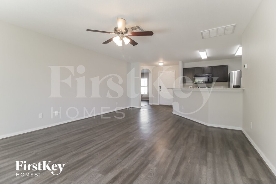 Building Photo - 416 Miles Blvd