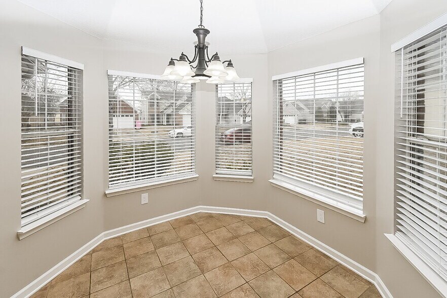 Building Photo - 8752 Cat Tail Dr