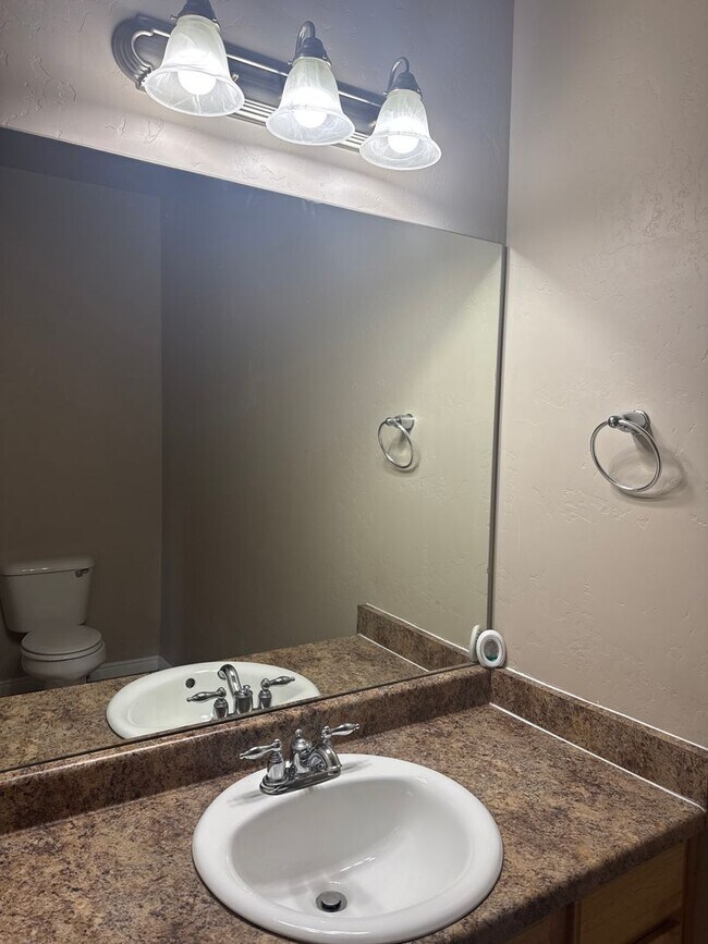Building Photo - 1562 W 300 S
