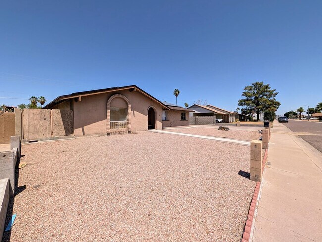 Building Photo - 3848 W North Ln