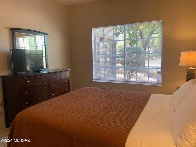 Building Photo - 1500 E Pusch Wilderness Dr