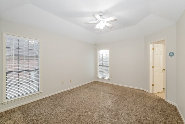 Building Photo - 3565 Foxfield Trail