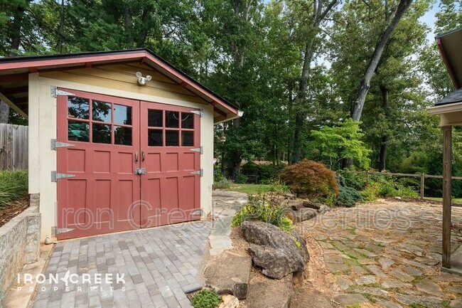 Building Photo - 42 Westover Dr