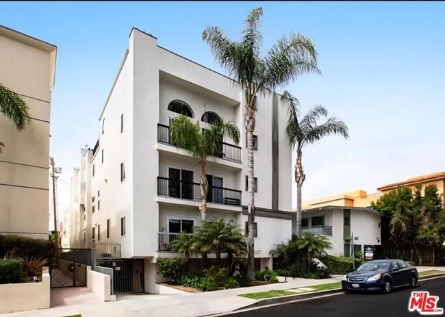 Building Photo - 1227 Granville Ave