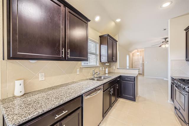 Building Photo - 9916 Pronghorn Rd