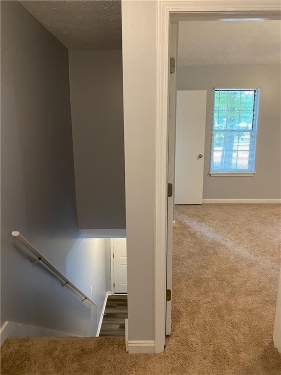 Building Photo - 2012 Oakwood Dr