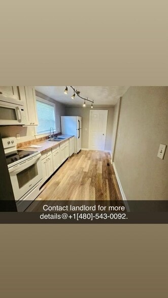 Building Photo - 3322 Lens Ave