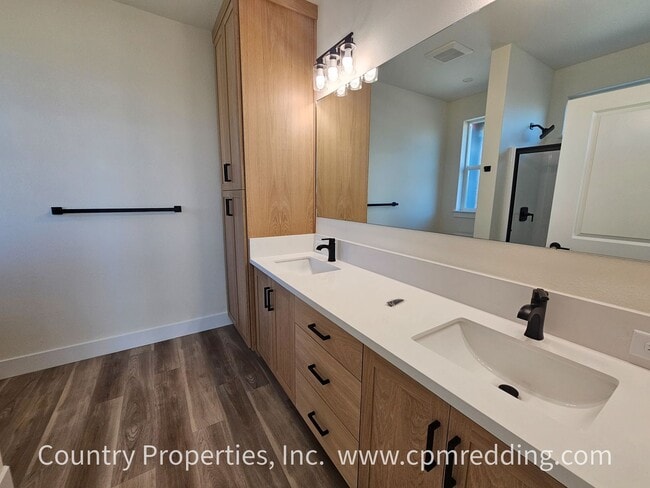 Building Photo - Stunning Brand New 4-Bedroom House in Rive...
