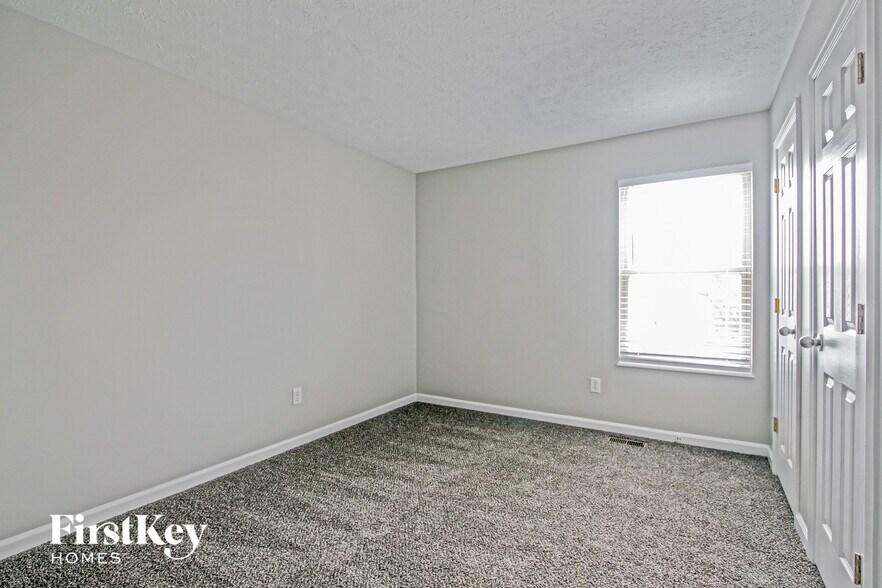 Building Photo - 6250 Twyckenham Dr