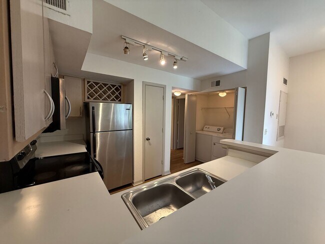 Building Photo - Mesa 6 LLC - Bermuda Dunes Units