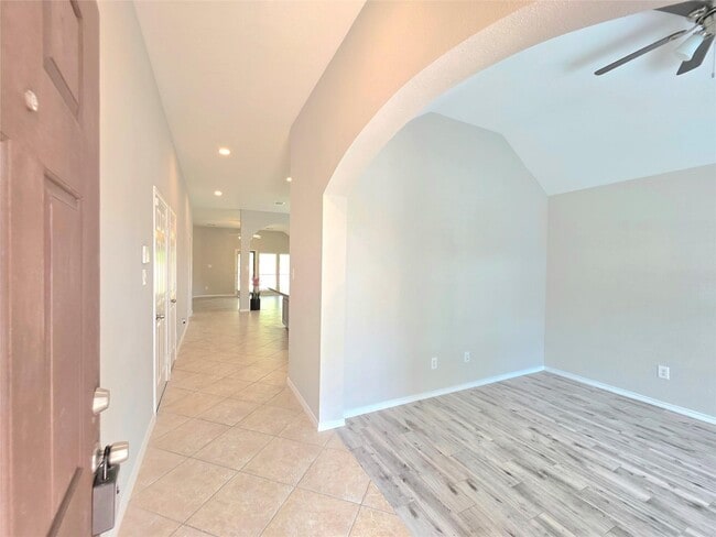 Building Photo - 17602 Haywood Oaks Dr