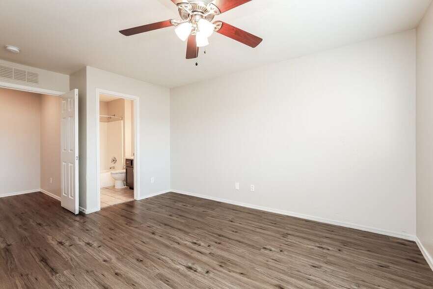 Building Photo - 22962 W La Pasada Blvd