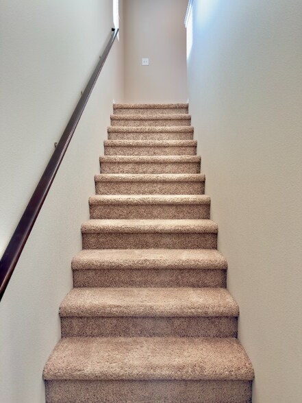 Building Photo - 3453 Juno St NE