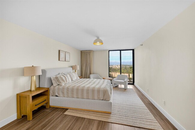 Building Photo - 19667 Turnberry Way