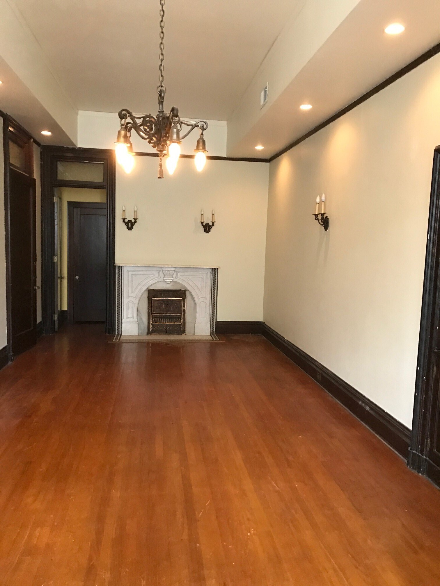 Living room apt6 - 1182 Locust St