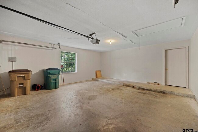 Building Photo - 11933 White Deer Trail