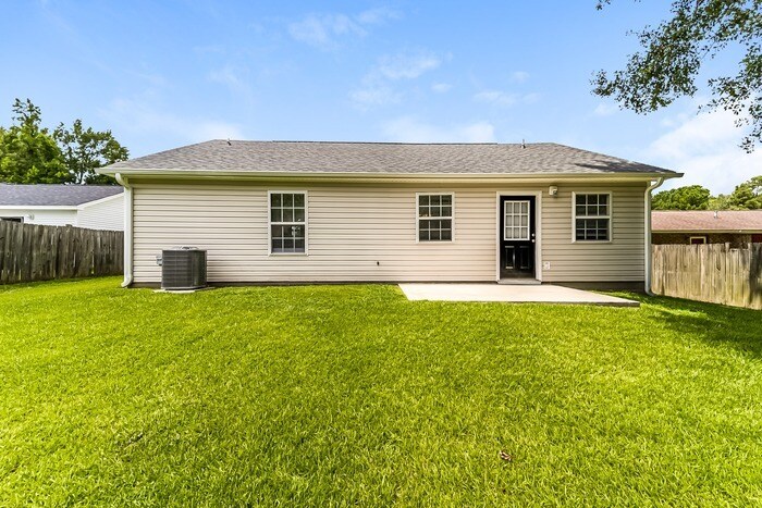Building Photo - 115 Ashdown Dr