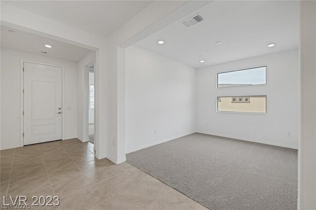 Building Photo - 10 Sun Lily Ln