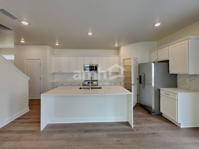 Building Photo - 3622 Creek View Cir