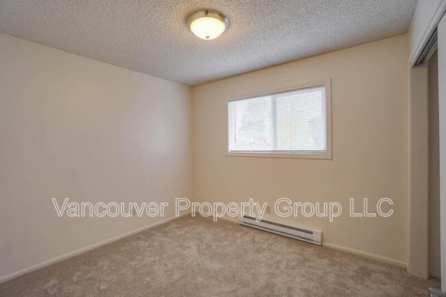 Building Photo - 609 W McLoughlin Blvd