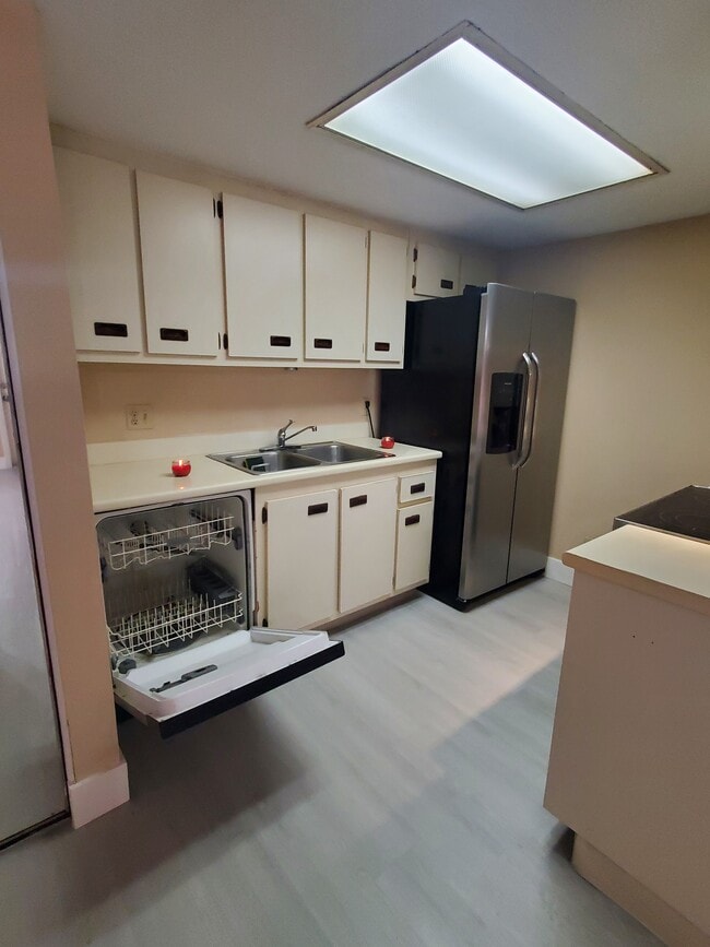 600 Executive Center Dr - 600 Executive Center Dr West Palm Beach FL ...