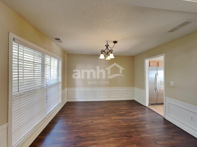 Building Photo - 401 Citronelle Dr