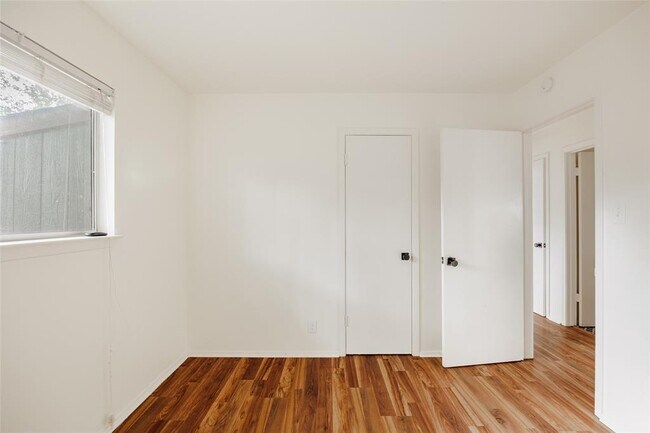 Building Photo - 1403 Randy Cir