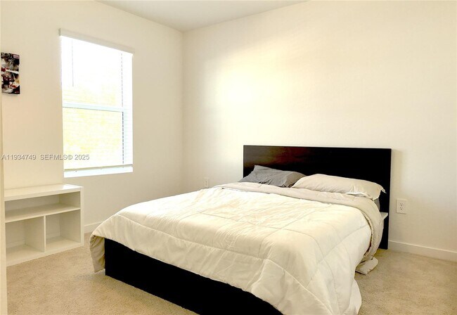 Building Photo - 12913 SW 265th Ter