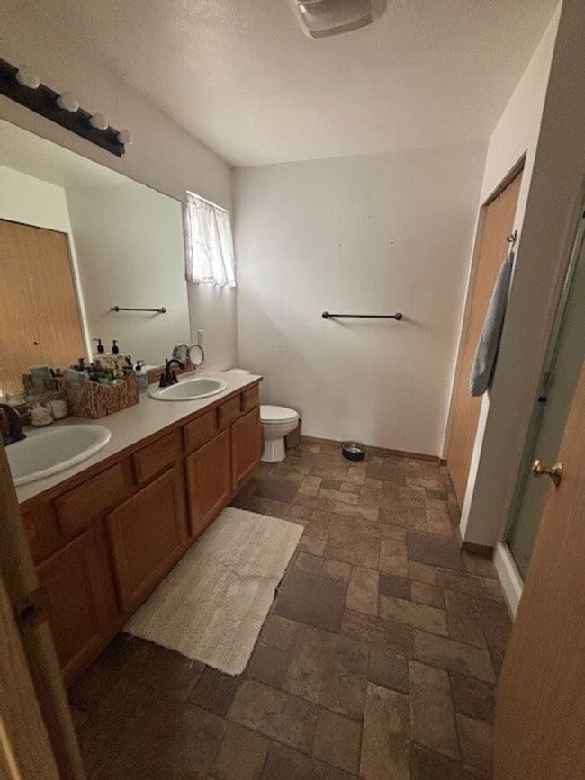 Building Photo - Charming 3-bedroom Dupont Home