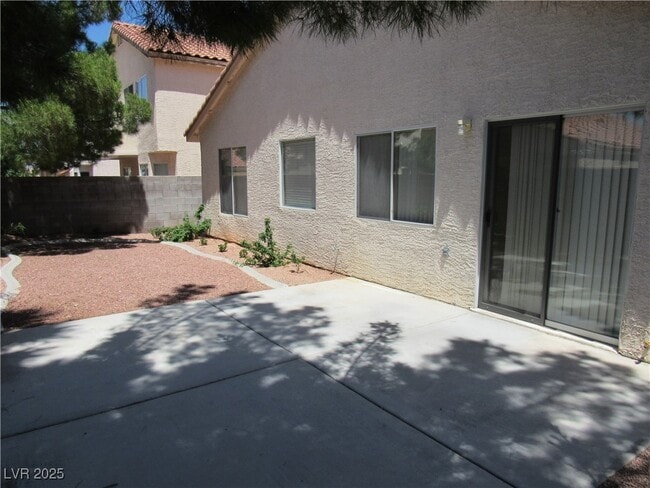 Building Photo - 1741 Mexican Poppy St