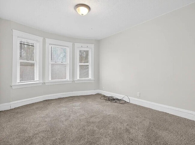 Building Photo - 10100 Yale Ave