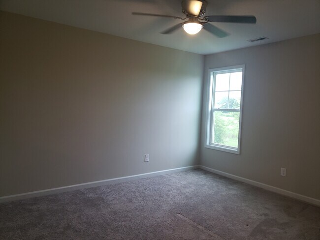 Building Photo - 169 Chatfield Dr.