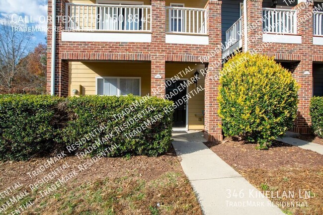 Building Photo - Spacious 4-Bedroom, 2.5-Bathroom Townhouse...