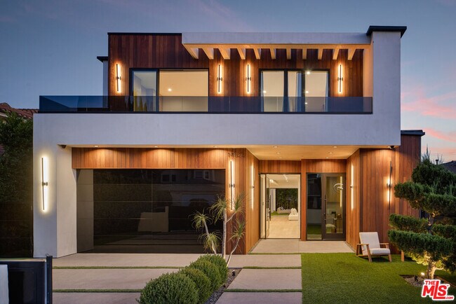 Building Photo - 14822 Hesby St