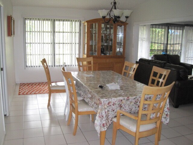 Building Photo - 5524 Lakewood Cir S