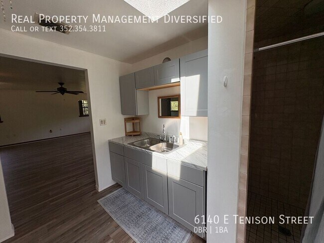 Building Photo - 6140 E Tenison St