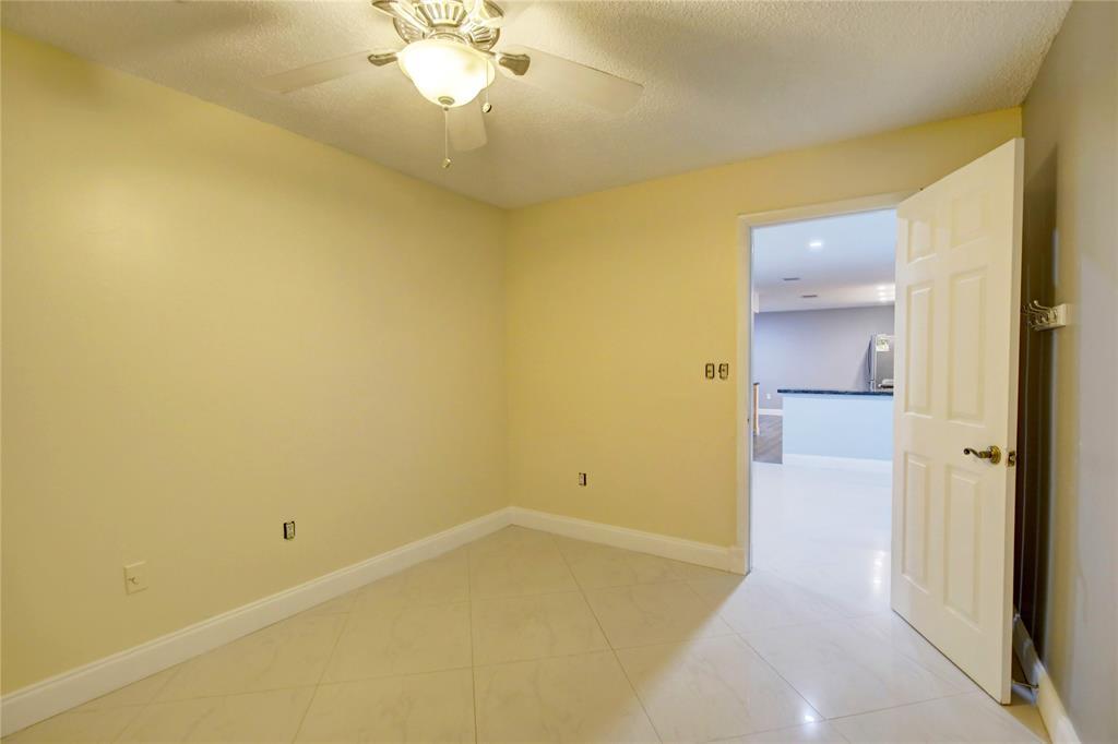 Building Photo - 9430 SW 49th St