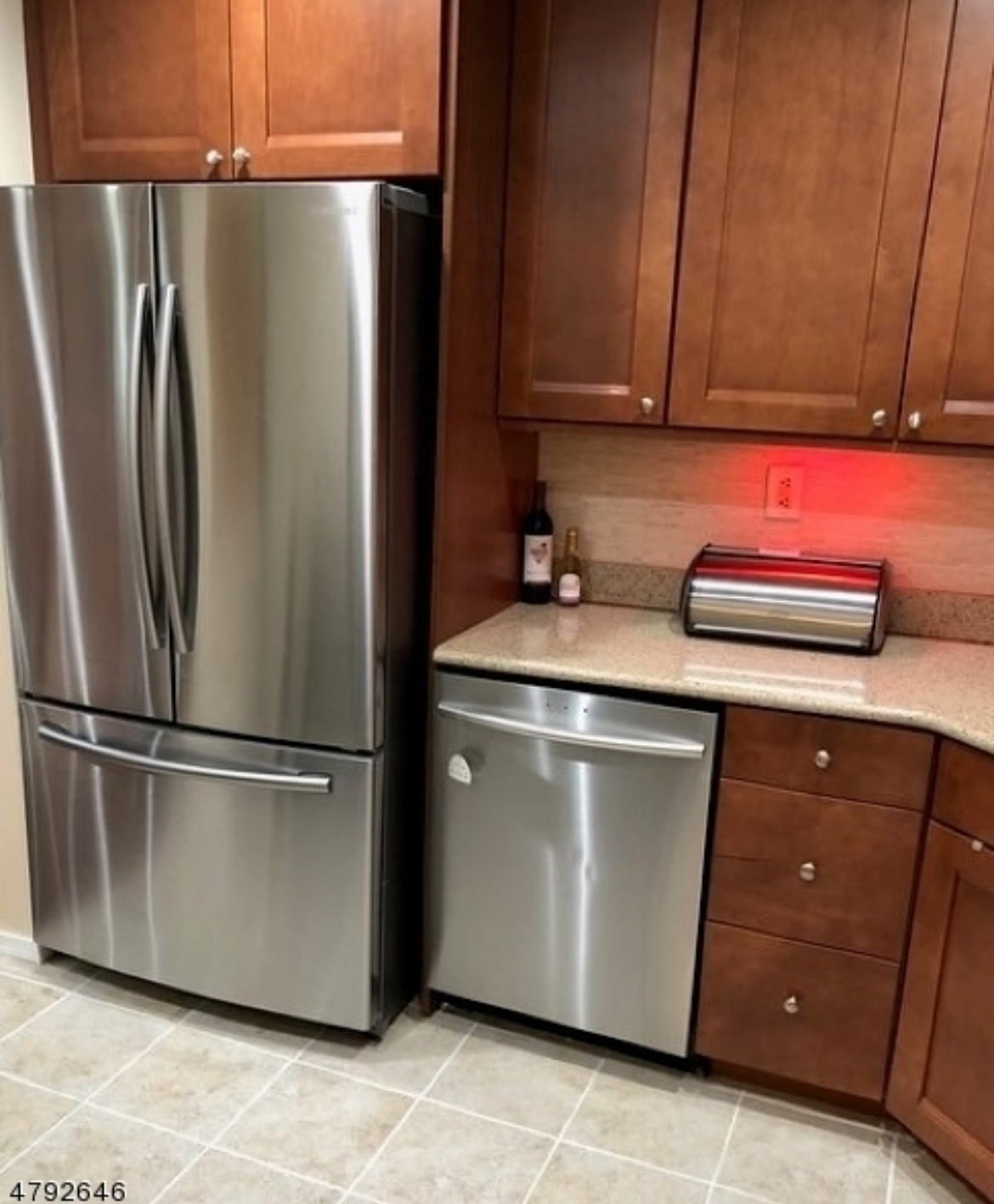 Stainless steel appliances - 5 Caitlin Ct