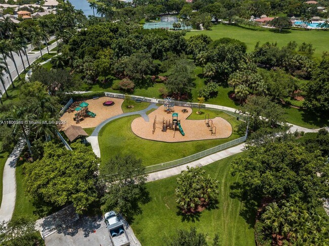 Building Photo - 3815 Oak Ridge Cir