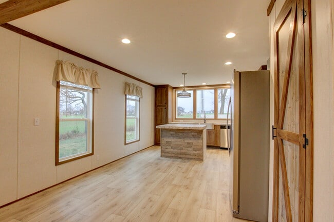 Building Photo - 295 Seays Rd