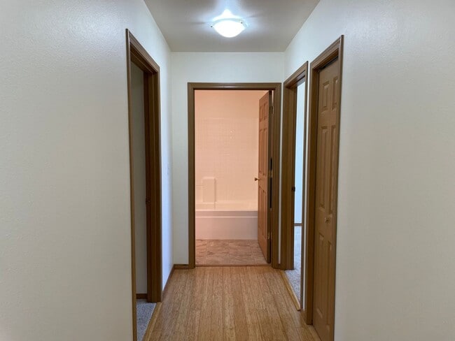 Building Photo - Lovely Single Level Home in Oak Harbor and...