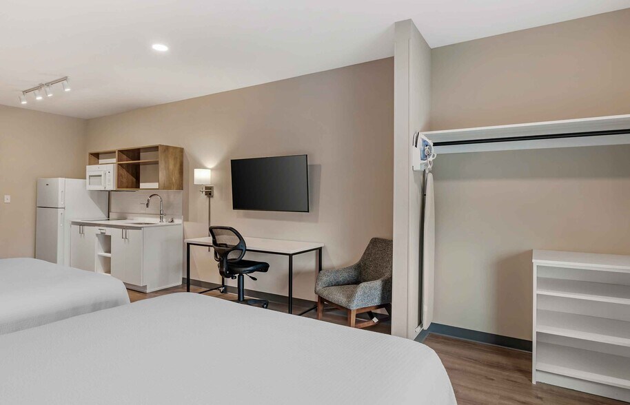 Building Photo - Furnished Studio-Jacksonville - Airport