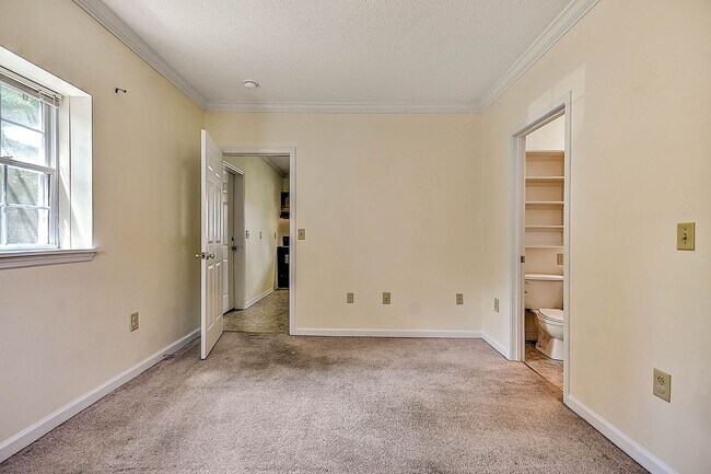 Building Photo - 1801 Indian Ridge Rd