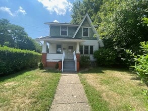 Building Photo - 720 Kipling St